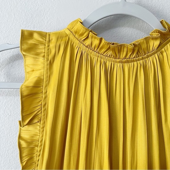 By Anthropologie Tiered Sleeveless Satin Blouse Honey Mustard Gold Size Small - Picture 9 of 12